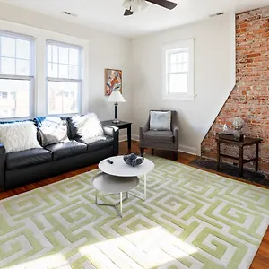 Apartment Contemporary 3-bedroom With Balcony In Rva